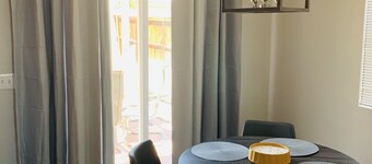 Nice, & cool 4- bedroom home to enjoy a stay and relax in. 