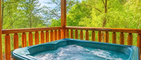 Tina de hidromasaje al aire libre