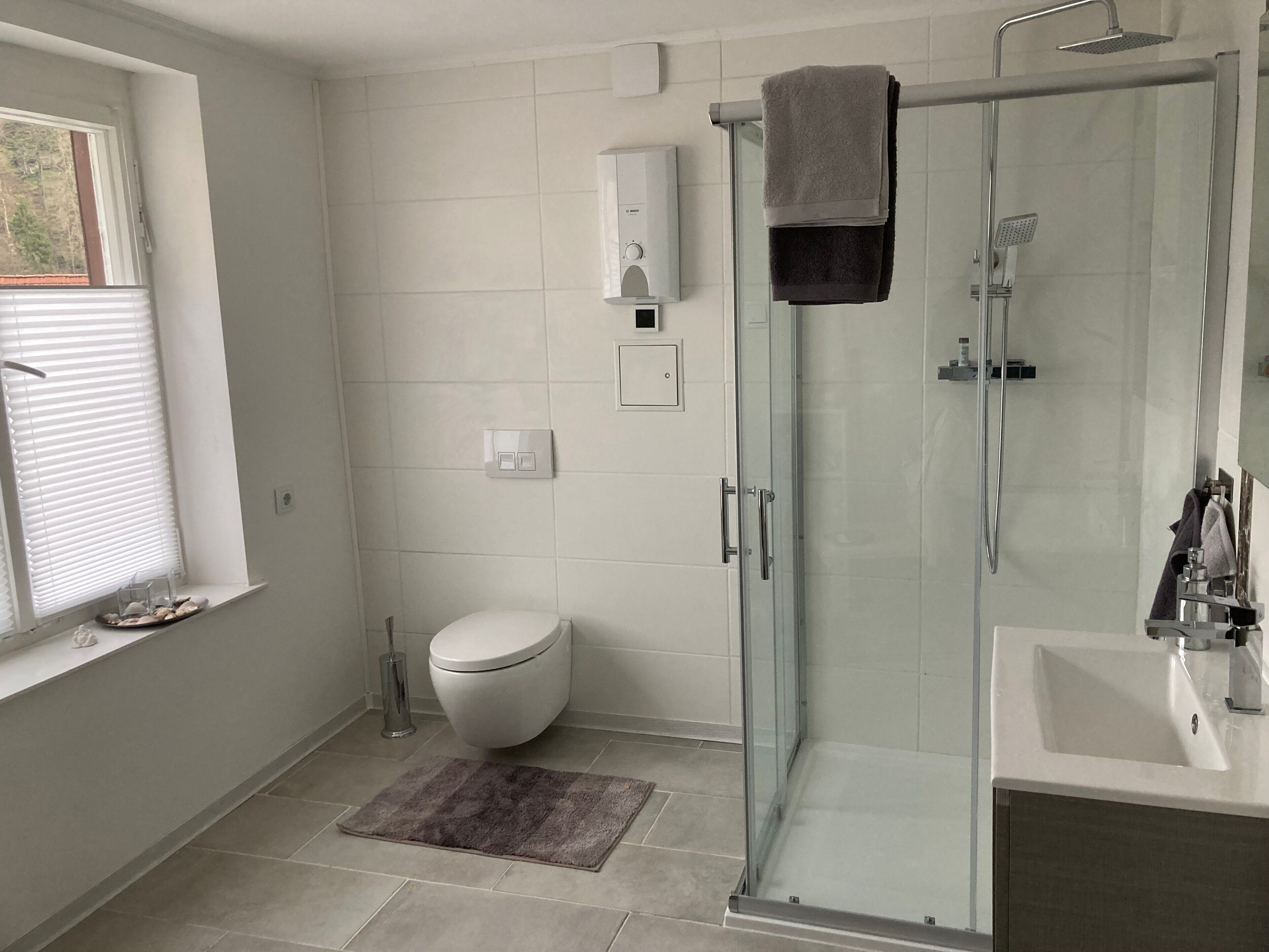 Shower, towels