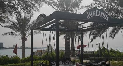 Touch the sea (Stylish 2 bedrooms apartment Seaview)