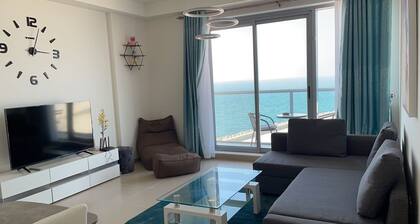 Touch the sea (Stylish 2 bedrooms apartment Seaview)