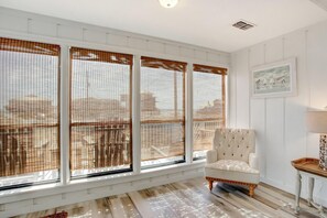 Casa, 4 quartos | Sala de estar
