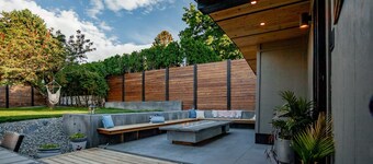 3 bdrm suite w/ rooftop patio, firetable & sauna + hot tub, cold plunge & more!