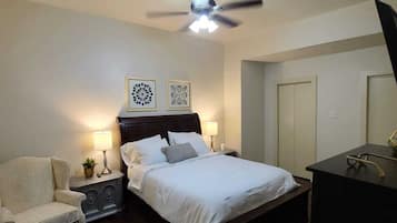 3 Schlafzimmer, Schreibtisch, Bügeleisen/Bügelbrett, kostenloses WLAN