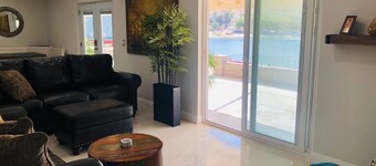 Riverfront Paradise! Sleeps 7