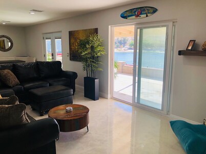 Riverfront Paradise! Sleeps 7