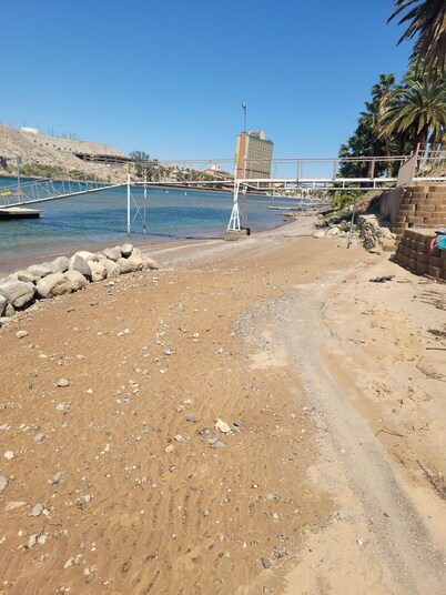 Riverfront Paradise! Sleeps 7
