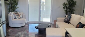 Riverfront Retreat! Sleeps 5