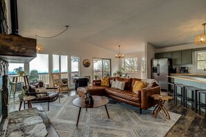 Smart TV, fireplace, video games, books