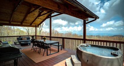 Hot Tub • Firepit • Views • Deck • Dog Friendly