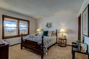 3 habitaciones, escritorio, wifi gratis y ropa de cama 