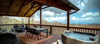 Hot Tub • Firepit • Views • Deck • Dog Friendly