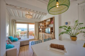 TV - Blue in Green with breathtaking views (Portoferraio)