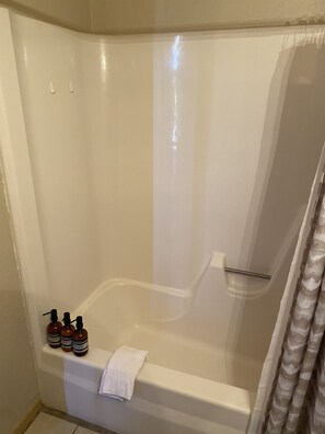 Habitación Gallery doble | Baño | Artículos de higiene personal de diseño y toallas