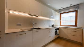 Fridge, oven, dishwasher