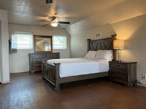 3 Schlafzimmer, Schreibtisch, kostenloses WLAN, Bettwäsche