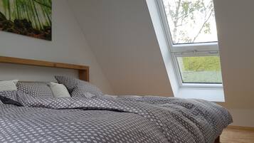 3 Schlafzimmer, Schreibtisch, Reisekinderbett, kostenloses WLAN