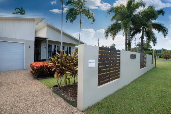 Solitaire - Front of House