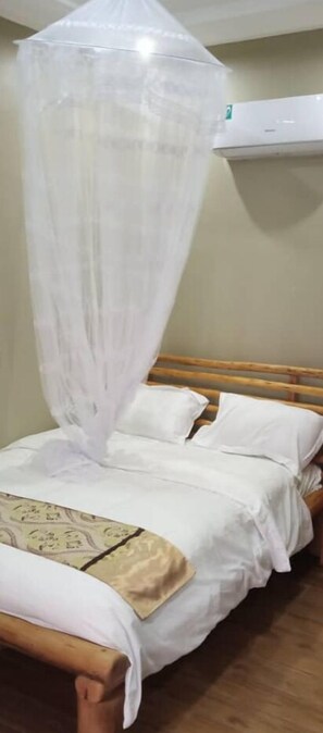 Deluxe Double Room | Memory-foam beds, individually furnished, laptop workspace, free WiFi - Bucolic Heritage Resort (Adjumani)