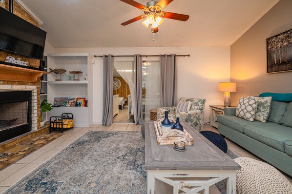 Smart TV, fireplace, DVD player, printers