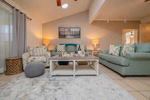 Smart TV, fireplace, DVD player, printers