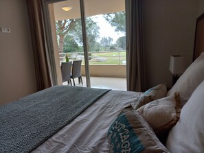 1 bedroom, iron/ironing board, travel cot, free WiFi - T2 de charme Swimming pool, 300m from Porto Vecchio marina, Wifi, Playground (Porto-Vecchio)