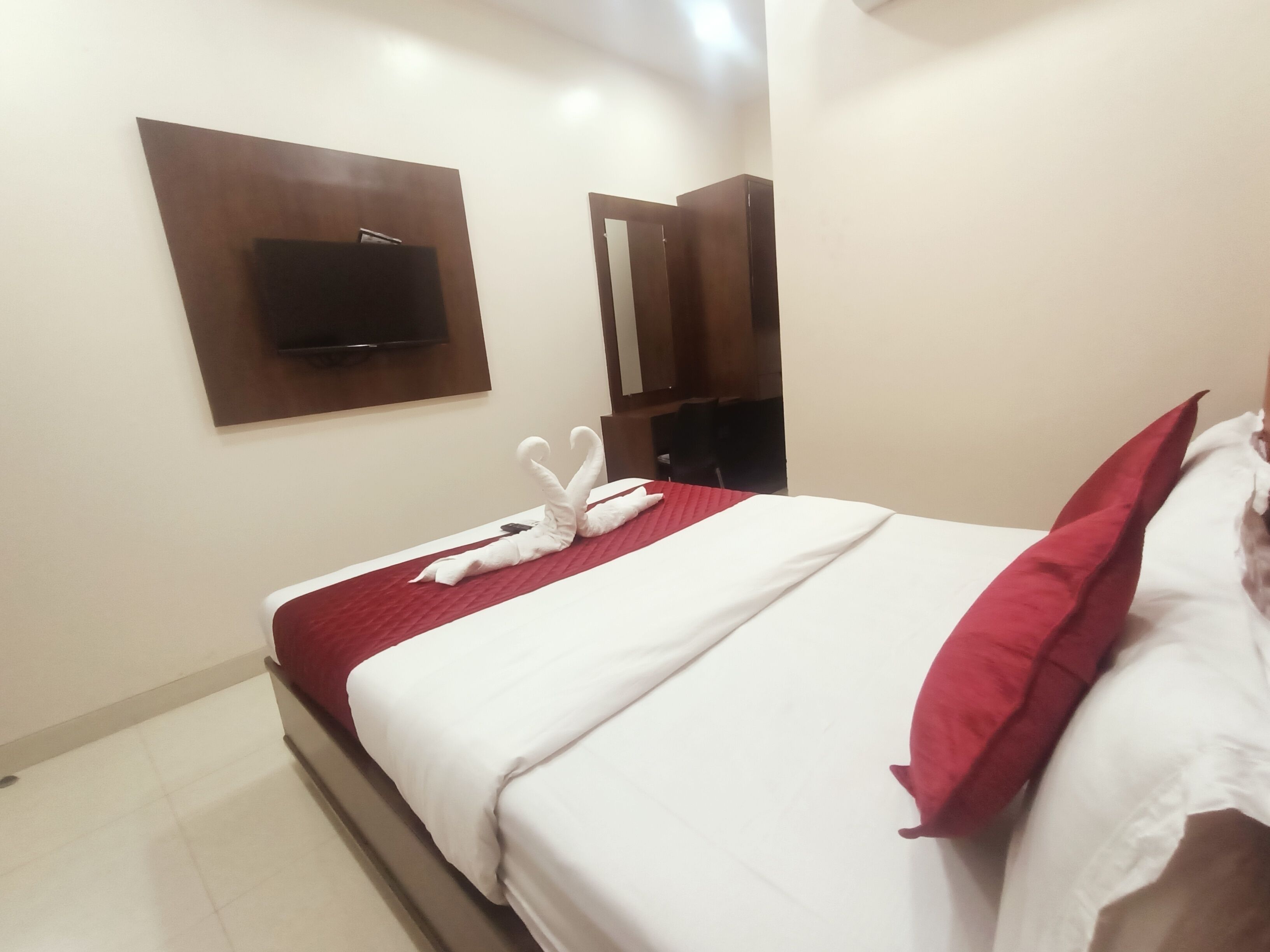 Foto - Hotel Empire - Near Mumbai International Airport