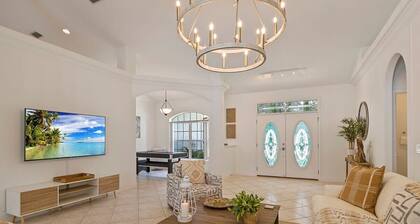 Oasis Heated Pool Spa Fenced Yard Bicycles