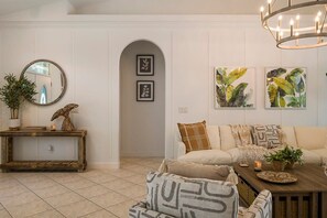 Unclassified image, 3 of 73, button