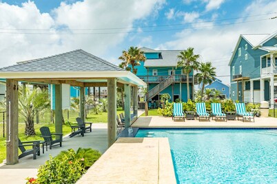 PRIVATE HEATED POOL | JAMAICA BEACH |Bay Views |$200 Free Activities Daily |Decks |Near Boat Launch