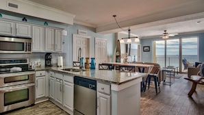 Condo, 4 quartos | Cozinha privada