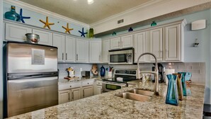 Condo, 4 quartos | Cozinha privada