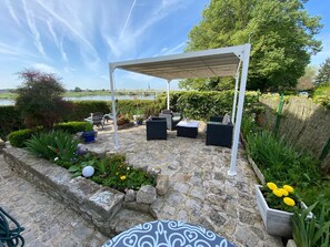 Property grounds - House on the banks of the Loire with exceptional view of the Château de Sully (Saint-Père-sur-Loire)