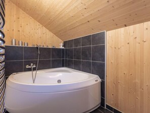 Towels - Superior #43 mit Sprudelwanne by Interhome (Hohentauern)