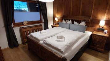 3 habitaciones, caja de seguridad en la habitación y escritorio