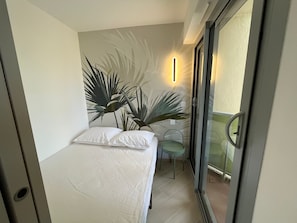 1 bedroom, iron/ironing board, free WiFi - LARGE TERRACE FACING THE SEA Canet-Sud,2/4 PERSONS, PARKING, AIR CON.,WIFI (Canet-en-Roussillon)