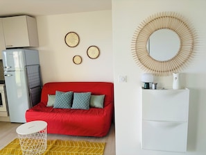 Smart TV - LARGE TERRACE FACING THE SEA Canet-Sud,2/4 PERSONS, PARKING, AIR CON.,WIFI (Canet-en-Roussillon)