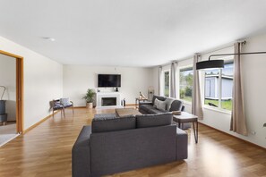 スマートテレビ、テーブルサッカー台