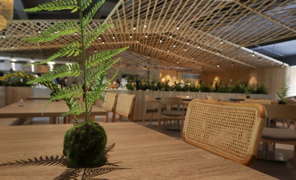 2 restaurants servant le petit déjeuner