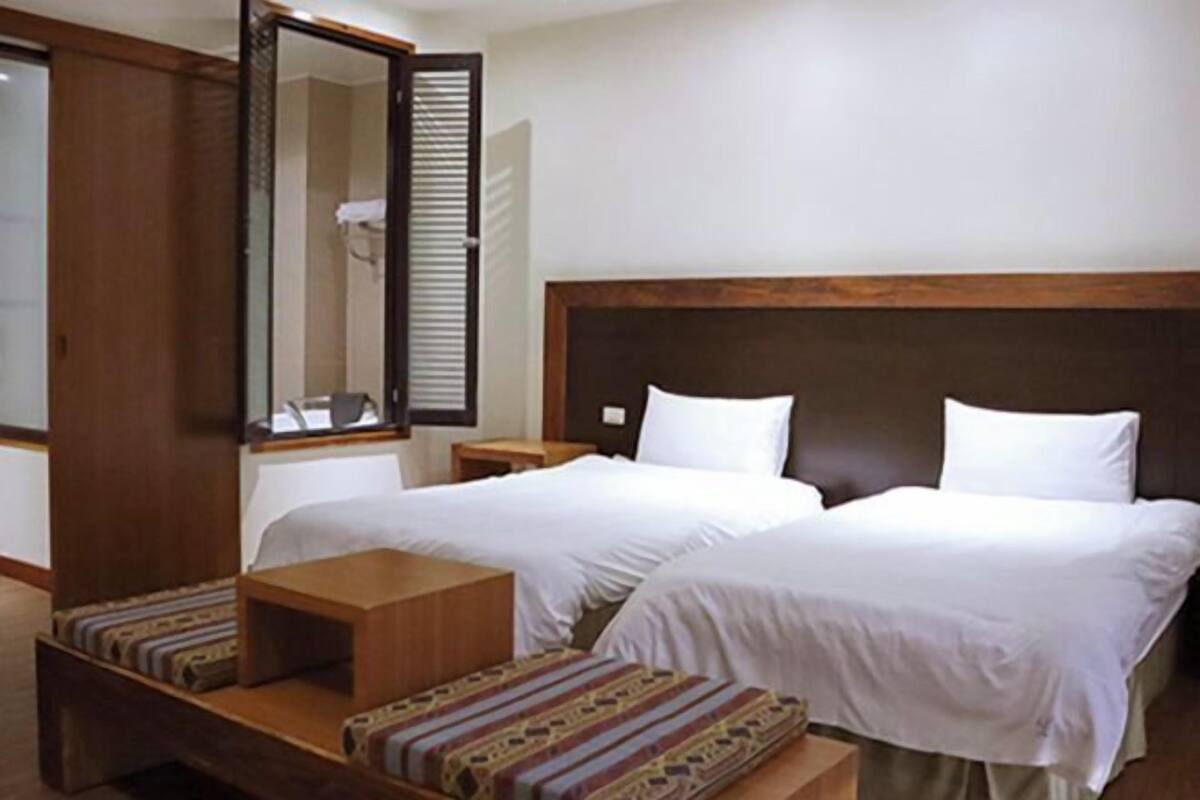Desk, laptop workspace, free WiFi, bed sheets