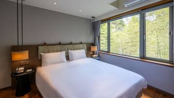 Elegant Double Room - Phenix Building | Desk, laptop workspace, free WiFi, bed sheets