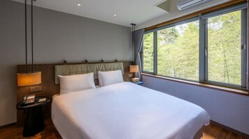 Elegant Double Room - Phenix Building | Desk, laptop workspace, free WiFi, bed sheets