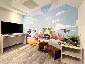 Deluxe-Vierbettzimmer | 1 Schlafzimmer, Daunenbettdecken, Schreibtisch