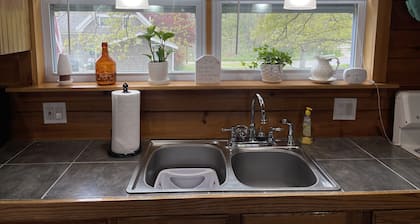 Barters Island Cottage on the Rock