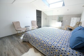 6 soverom, strykejern/-brett, reiseseng for barn og wi-fi (inkludert)