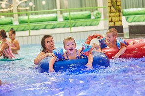 Pool - Holiday Home in Zeeland near Beaches (Heinkenszand)