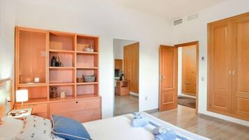 5 chambres, fer et planche à repasser, Wi-Fi