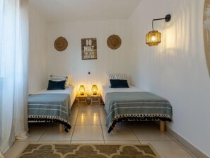 4 chambres, bureau, accĂšs Internet