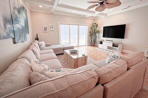 Condo, 3 habitaciones | Sala de estar