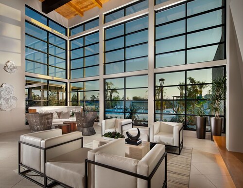 Entire House-Luxury 24hr Guard Gated Community 3B3.5B with Pools & EV Charging